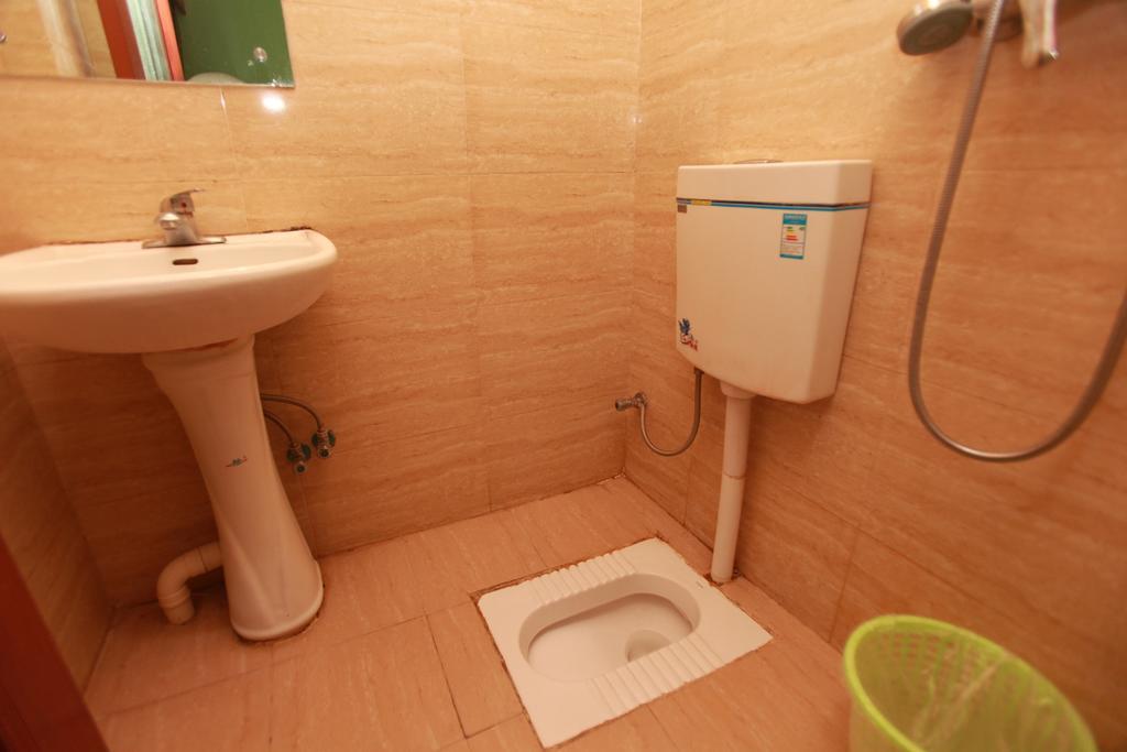 Zhengfu Caotang Decent Inn Chengdu Exterior photo