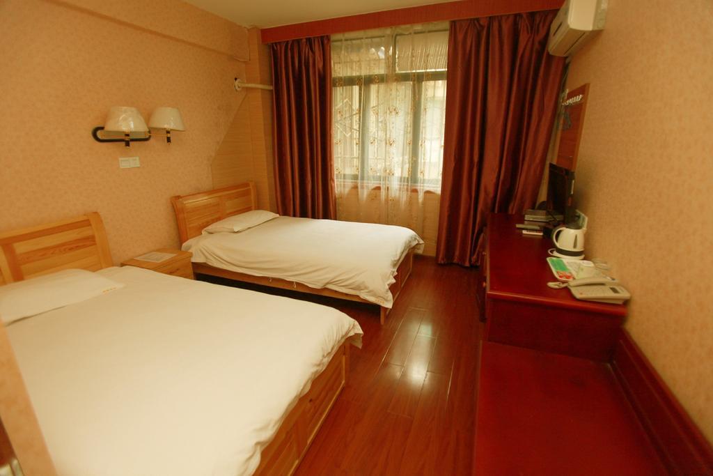 Zhengfu Caotang Decent Inn Chengdu Room photo