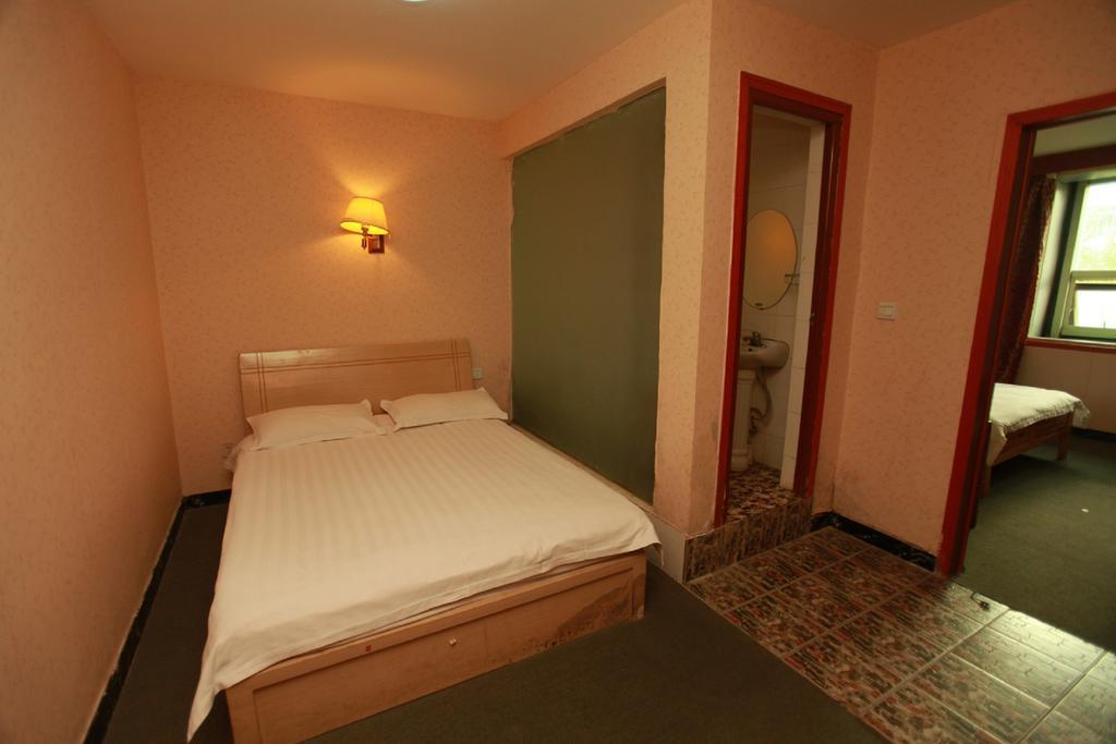 Zhengfu Caotang Decent Inn Chengdu Exterior photo